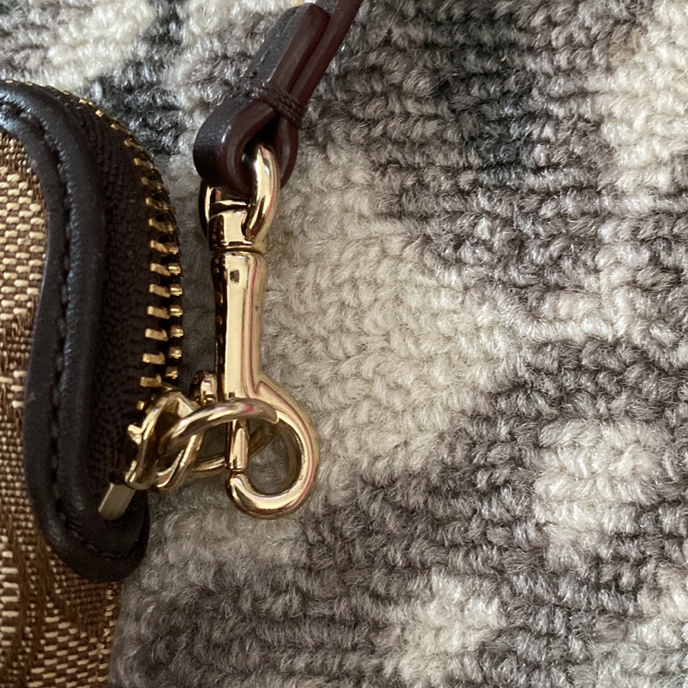 Coach Wristlet - Picture 5 of 9